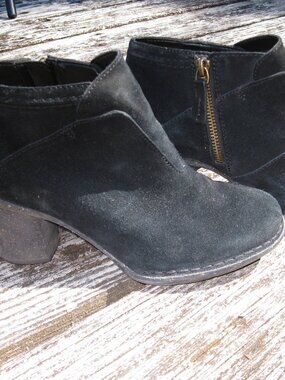 Clarks suede ankle boot